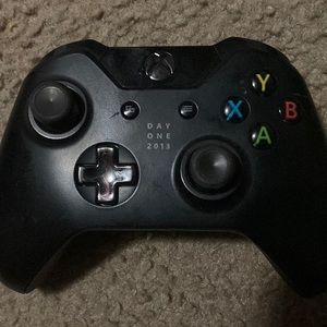Selling Xbox one controller,it’s a dead by daylight controller